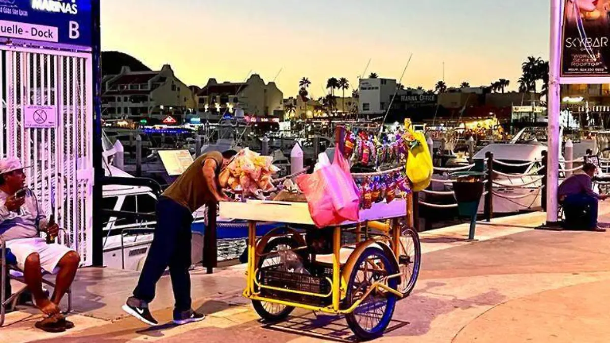 Vendeores ambulantes marina cabos